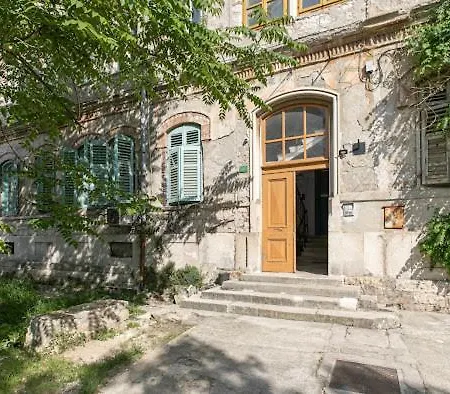 Апартаменты Polai Park