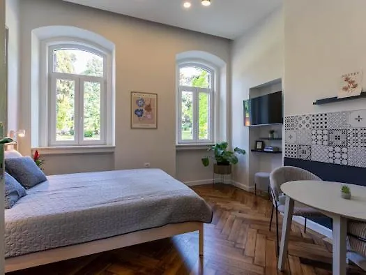 Polai Park Apartman *